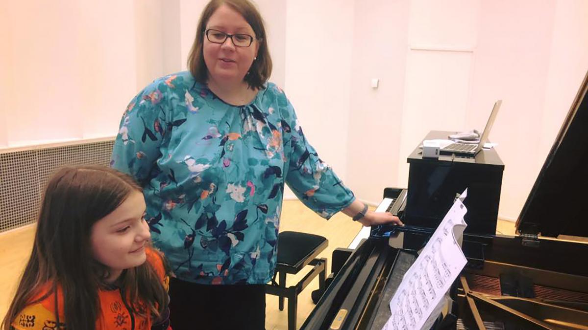 Pianonsoiton opetusta