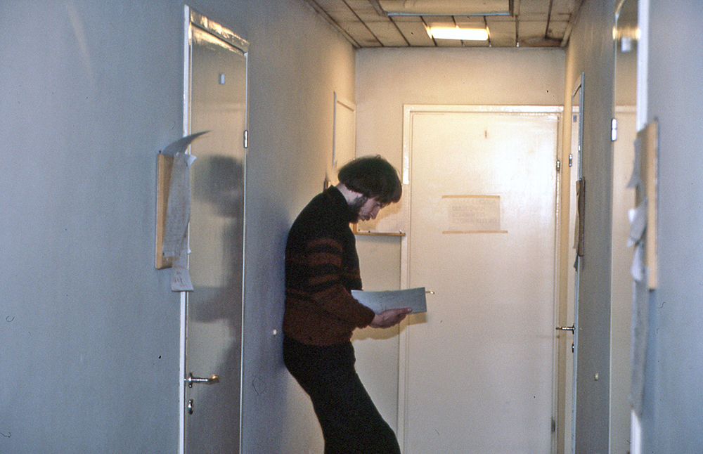 Waiting for their turn in the second floor training rooms, which were built on top of the cloakroom lobby in accordance with Veikko Malmio's drawings in the 1963 renovation of the concert hall. 