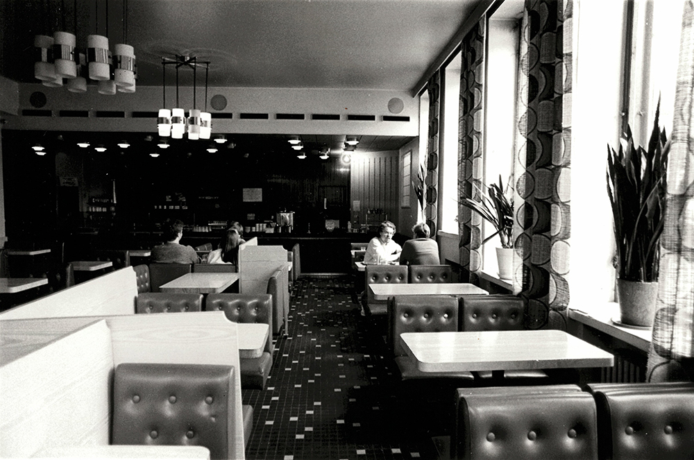 Cafe Fenix in the 1980s. 